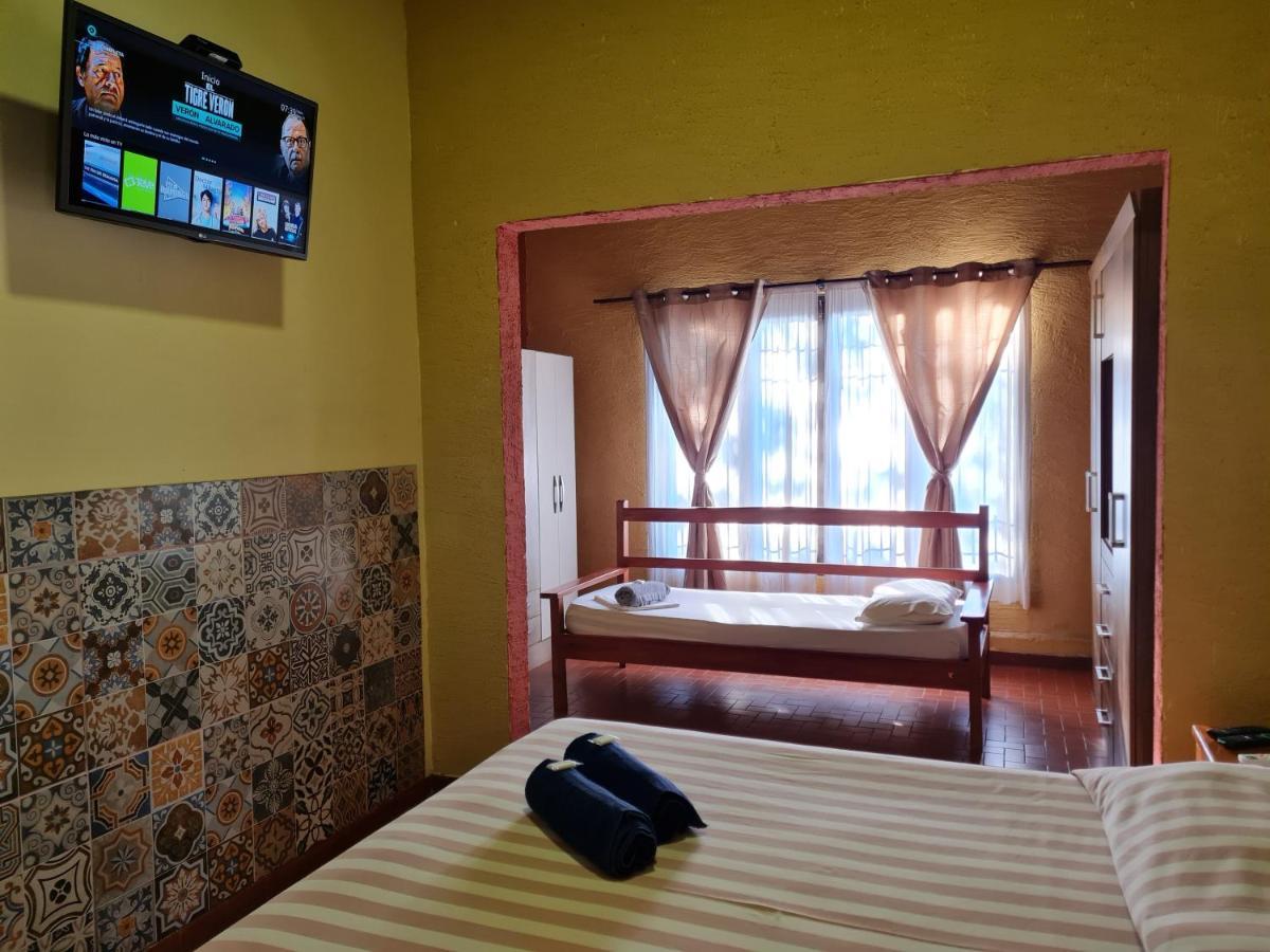 Nomada Hostel Асунсьон Экстерьер фото